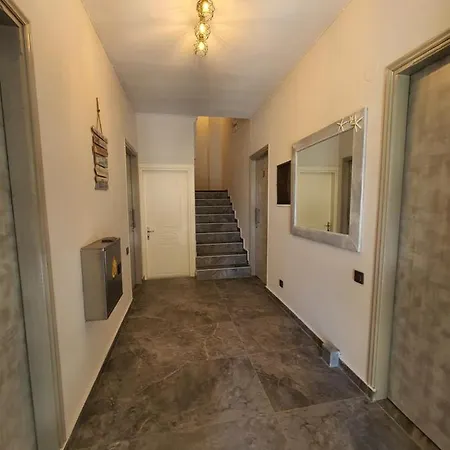 Sea La Vie - Maria Limenária