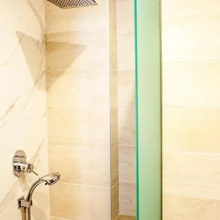 Sea La Vie - Maria Limenária