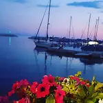 Sea La Vie - Maria